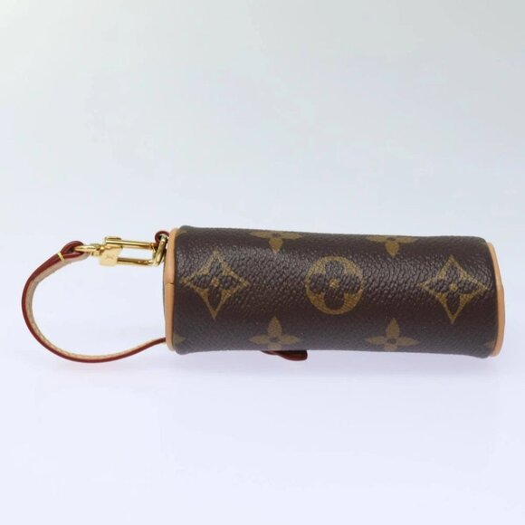 LOUIS VUITTON Monogram Micro Papillon Charm - Picture 3 of 14